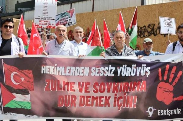 Eskişehirli öğrenciler Filistin için yürüdü